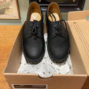 Dr Martens Smooth Hardlife women’s shoes NIB size 6/37.